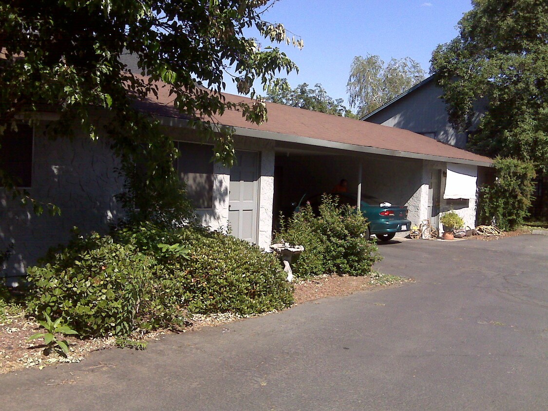 Primary Photo - 2606 Burnap Ave