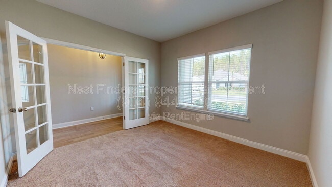 Building Photo - 1025 Wilmot Pl