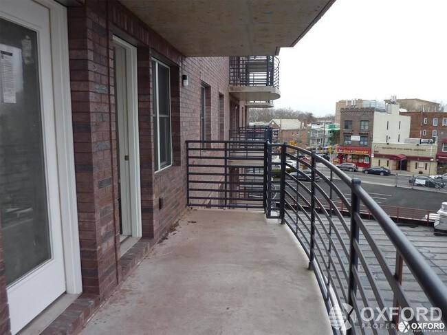 Building Photo - 106 Remsen Ave