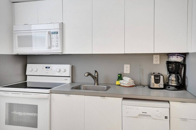 Foto del edificio - 3215 NE 7th St