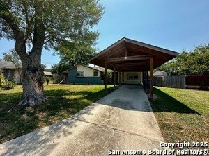 Foto del edificio - 5038 John Young Dr