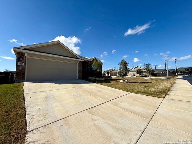 Photo - 8127 Glasgow Dr House