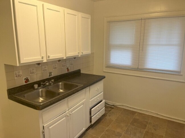 Foto del edificio - 6050 E Washington St