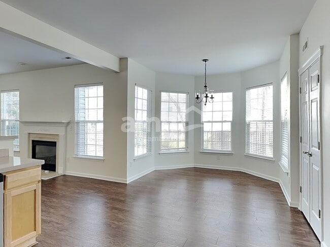 Building Photo - 7534 Sparkleberry Dr