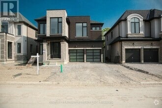 137 Harwood Ave