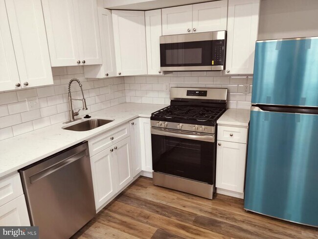 Building Photo - 1747 W Passyunk Ave