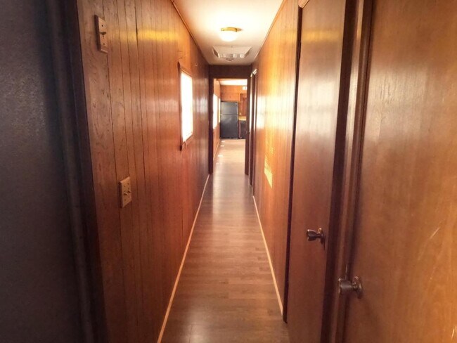 Foto del edificio - 824 N Raynolds Ave