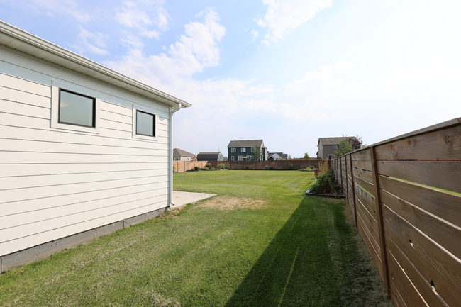 Building Photo - Stunning Gallatin Heights Single Family Home