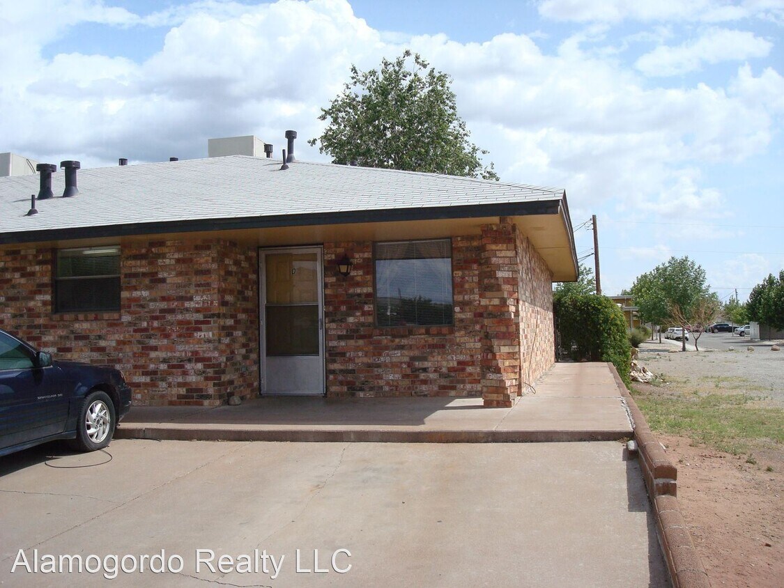 Primary Photo - 1450 Aspen Dr