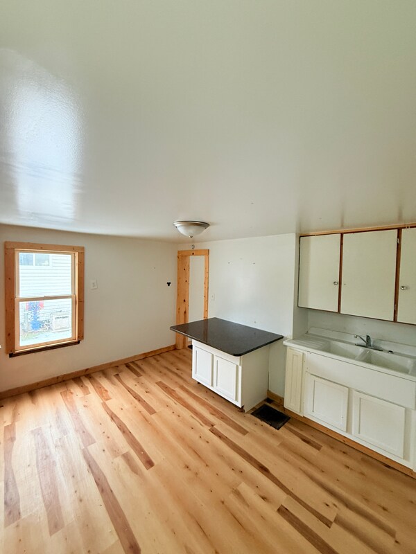 Foto del edificio - 422 N 12th St