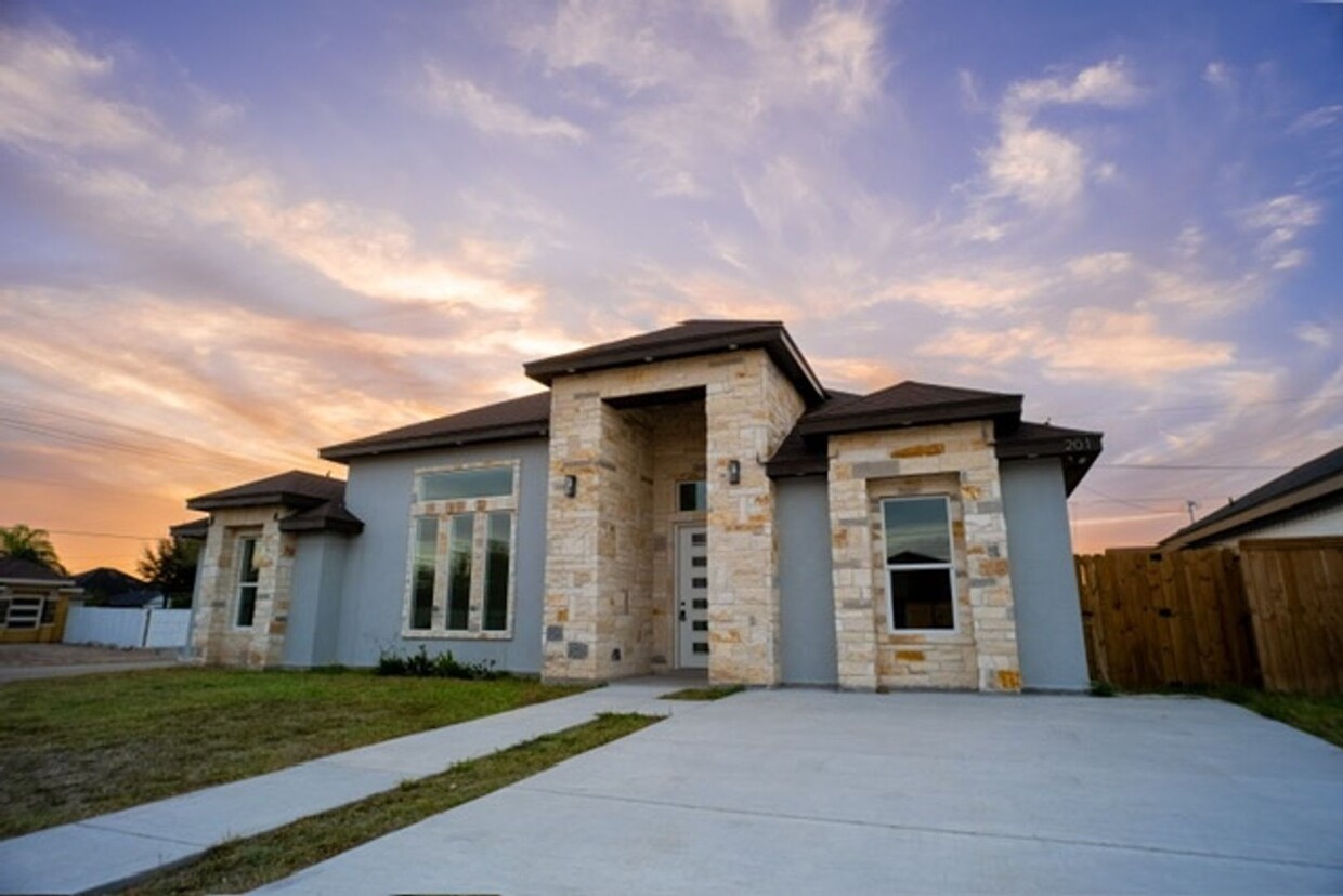 Primary Photo - Spacious 4BR House in Mission