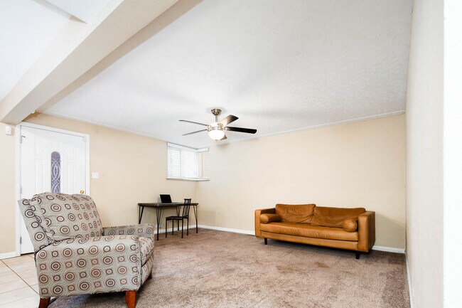 Building Photo - 2042 S Josephine St