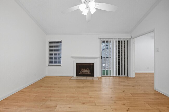 Foto del edificio - Prestonwood Green Condo in Perfect Location!