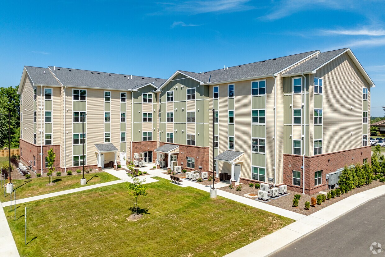 Foto principal - The Pointe at Walker Mill 55+
