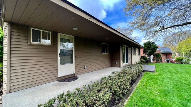 Foto del edificio - 1837 Onaway Rd SE