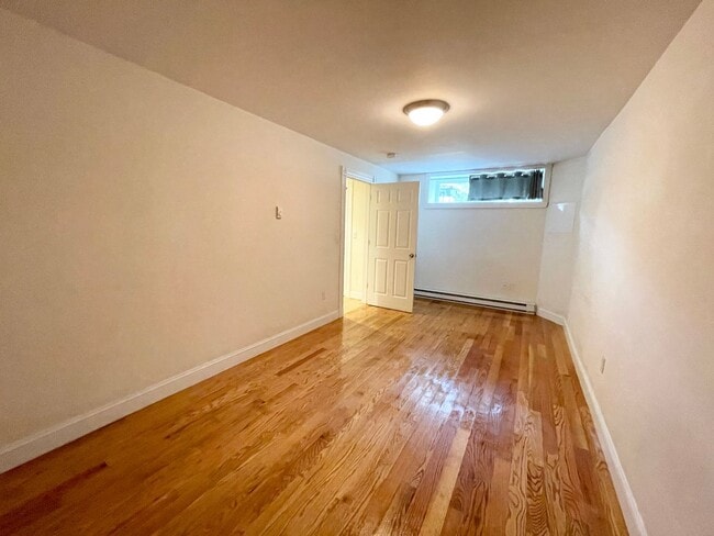 Building Photo - 98 L St