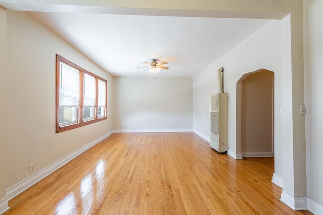 Foto del edificio - 2058 W 19th St