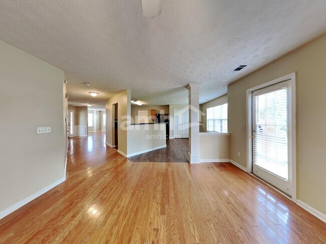 Foto del edificio - 317 Shasta Ln