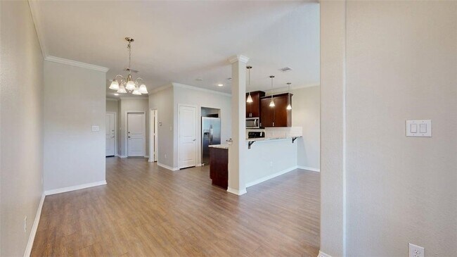 Foto del edificio - 2023 Harvey Mitchell Pkwy S