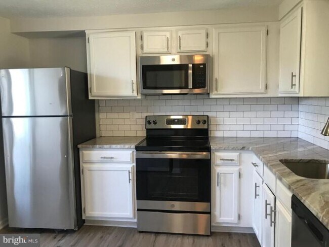 Foto del edificio - 532 Riggs Ct