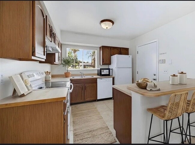 Building Photo - 10330 Galliard Blvd