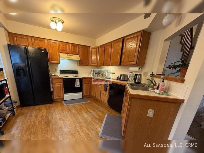 Building Photo - 8006 Ferncliff Dr