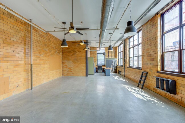 Building Photo - 111 W Norris St