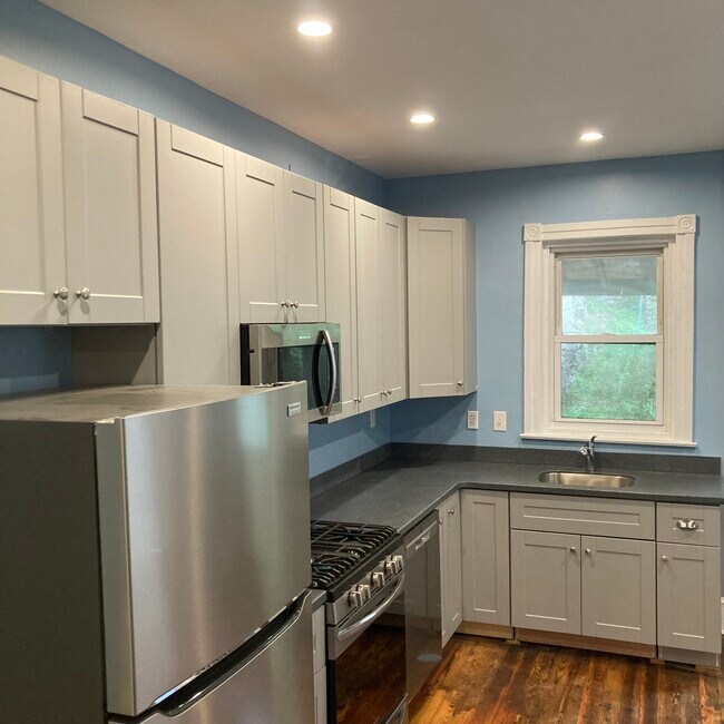 Foto del edificio - 5271 Ridge Ave