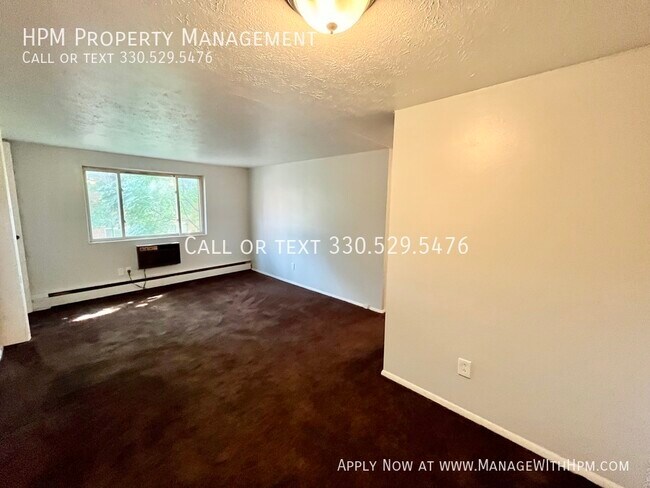 Foto del edificio - 20604 Lorain Rd