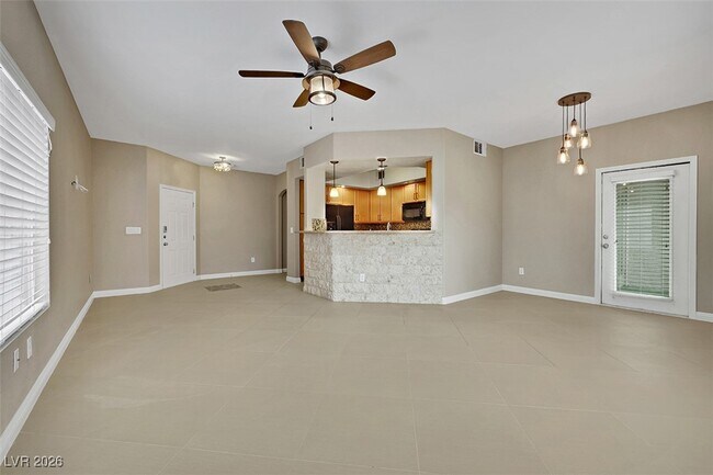 Foto del edificio - 6160 Rumrill St