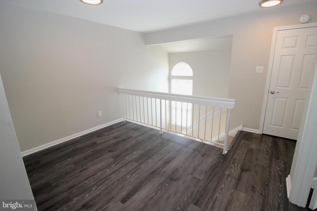 Foto principal - 6010 Beacon Hill Dr