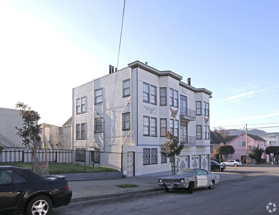 Building Photo - Alled Apartment