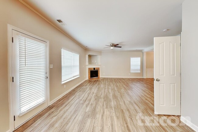 Building Photo - 1129 Hawick Dr