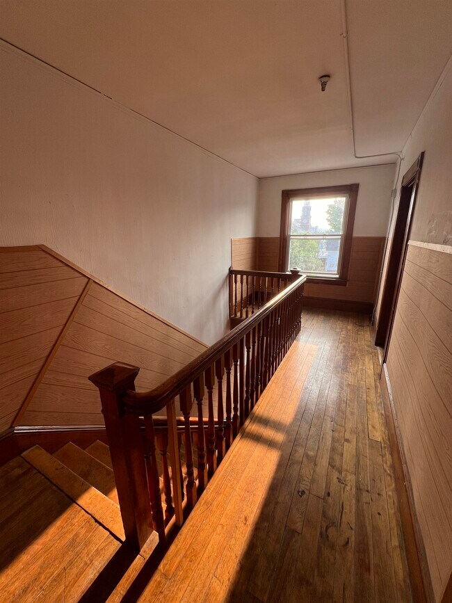 Building Photo - 459 Beech St