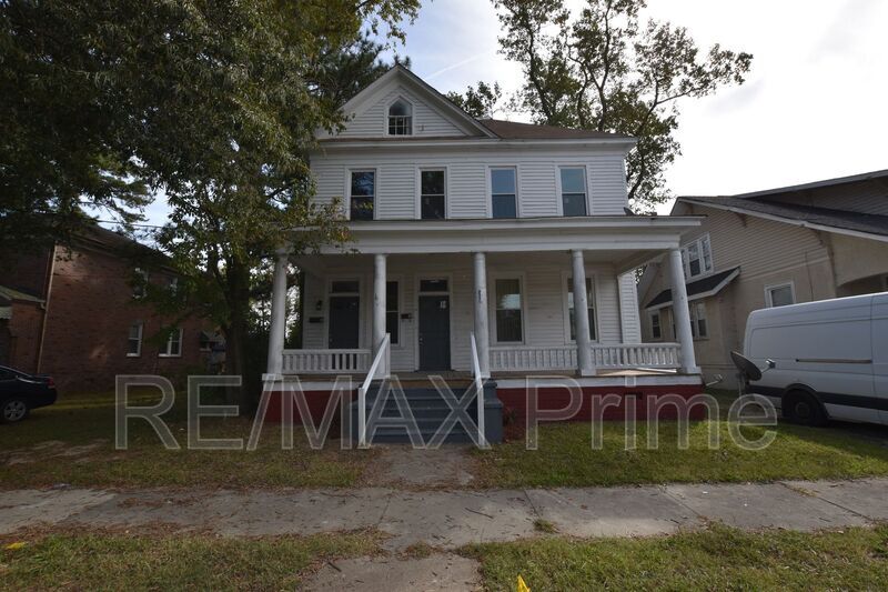 Primary Photo - 222 Cedar St