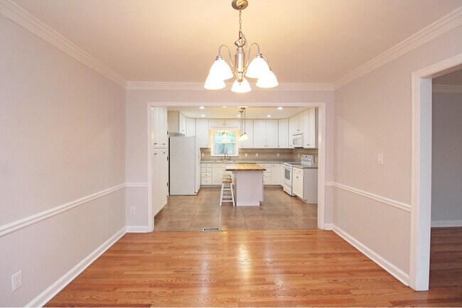 Building Photo - 274 Grist Mill Dr E