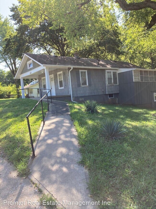 Foto del edificio - 4 br, 2 bath House - 5209 Parallel Pkwy