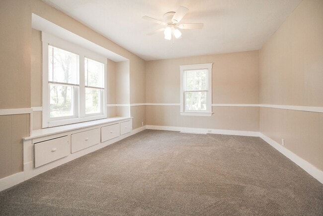 Building Photo - Must See!! Renovated Spacious Single Family House!