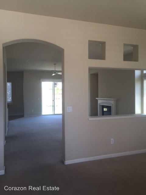 Building Photo - 10380 Canyon Country Rd