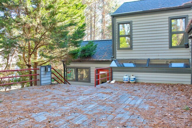 Foto del edificio - Contemporary 4bd/3.5ba Near Hope Valley + Home Equidistant to Downtown Durham & Chapel Hill!
