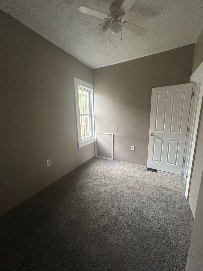 Foto del edificio - 3422 Seymour Ave