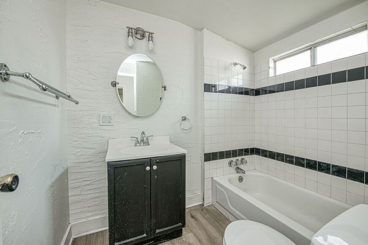 Foto del edificio - 141 E Hedges Ave