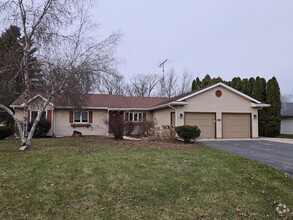 Building Photo - 6172 Oakbrook Ln