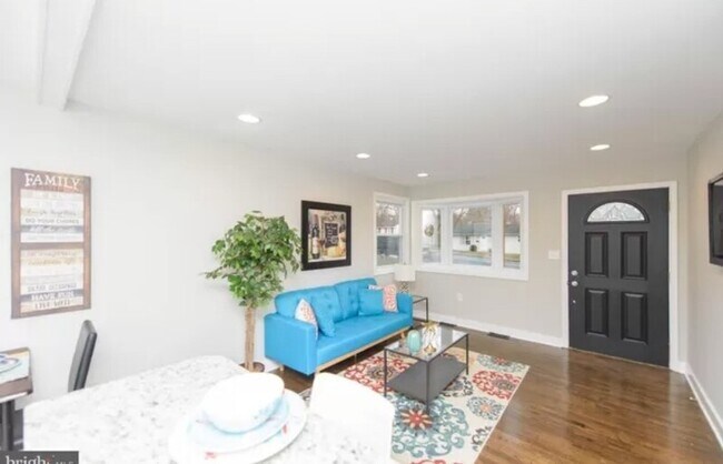 Building Photo - 37 S Ritters Ln