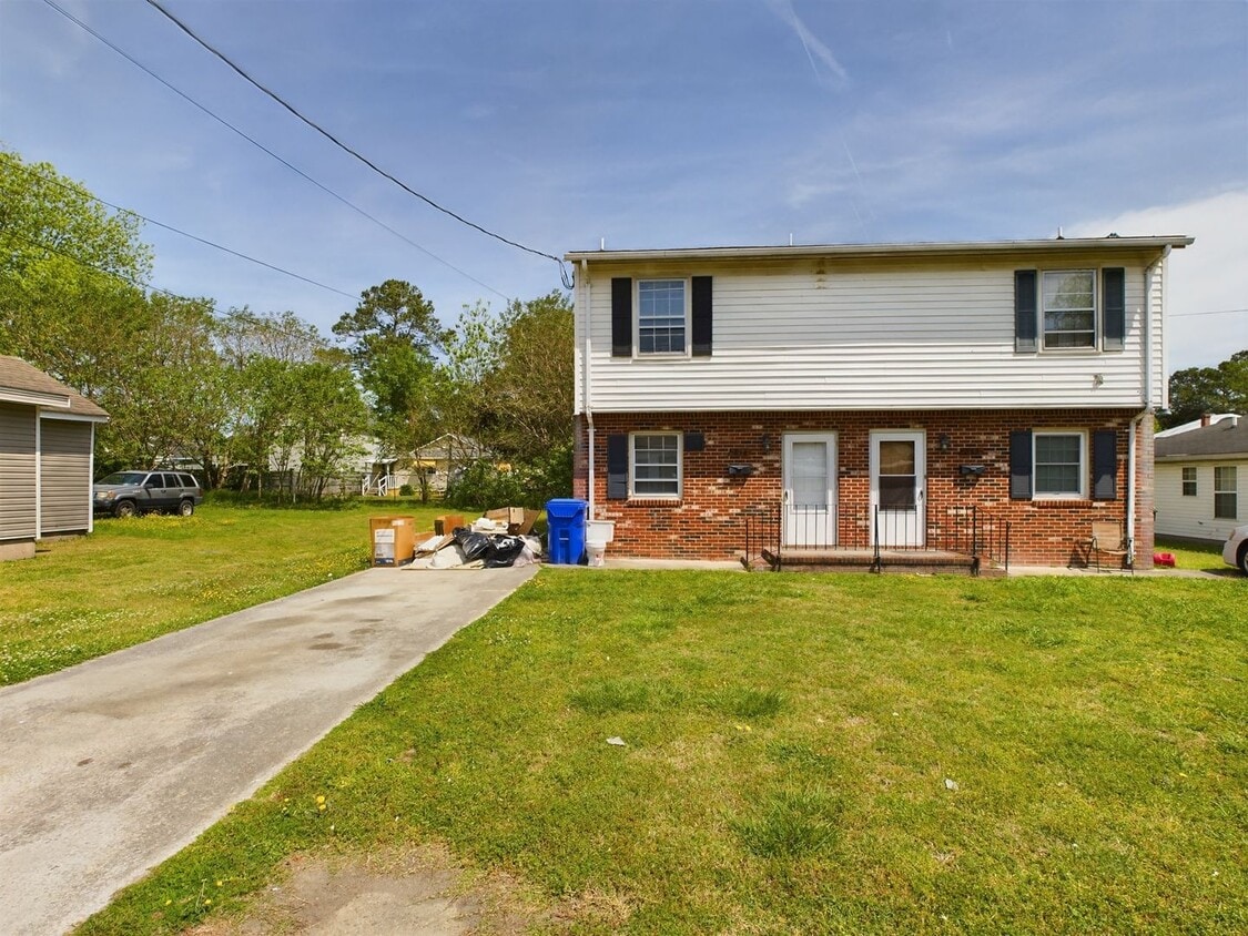 812814 Kilby Ave Unit 814, Suffolk, VA 23434 Room for Rent in