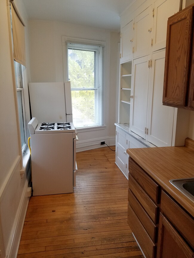 Building Photo - 1259 Spaight St