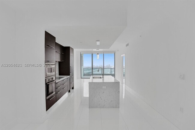 Foto del edificio - 900 Biscayne Blvd