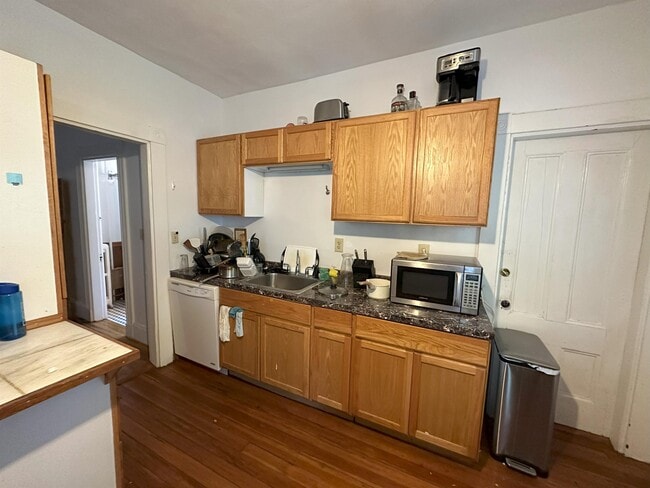 Building Photo - 285 Chestnut Ave