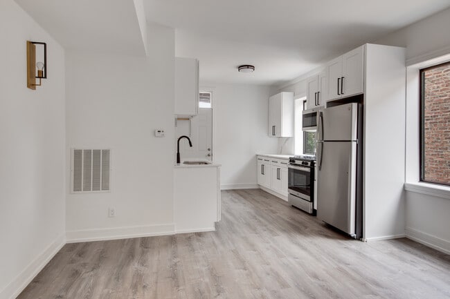 Foto del edificio - 3056 W Cortland St