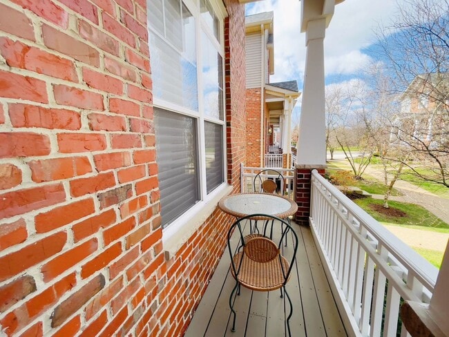 Building Photo - 6152 River Bend Dr